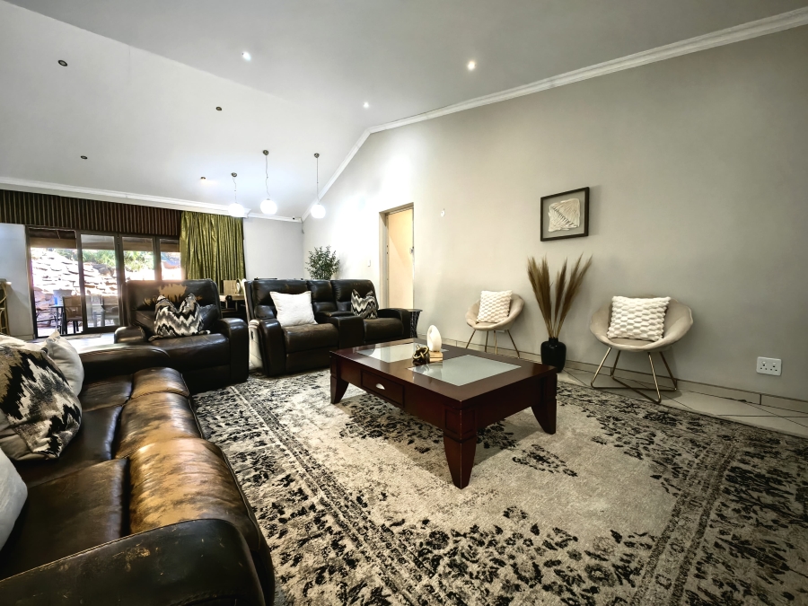 To Let 4 Bedroom Property for Rent in Cashan North West
